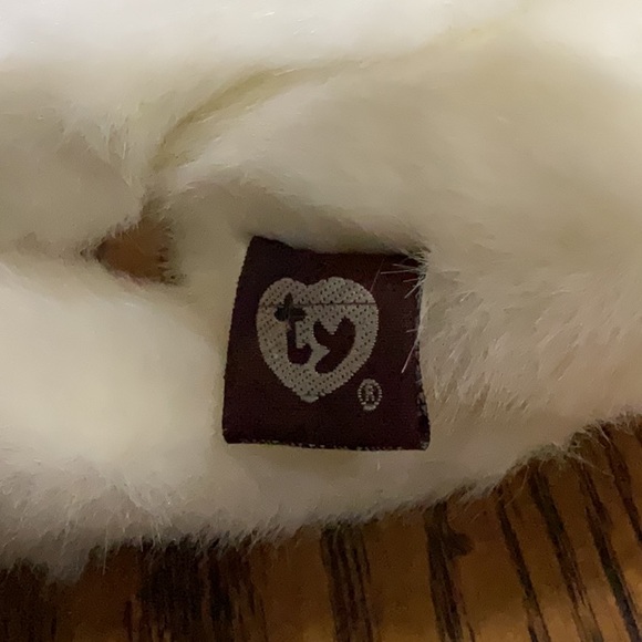 Ty Amore white with red embroidered “I♥️U”on chest collectible Valentine 💘 bear - Picture 12 of 13